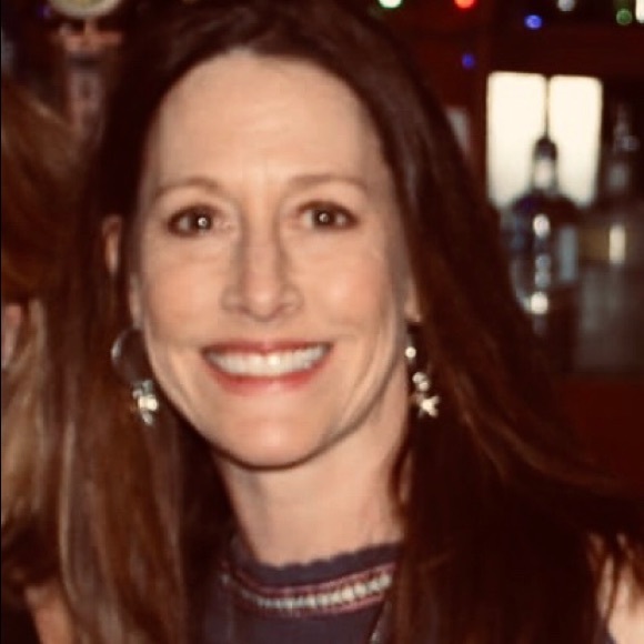 Meet your Posher, Debby - Picture 1 of 1